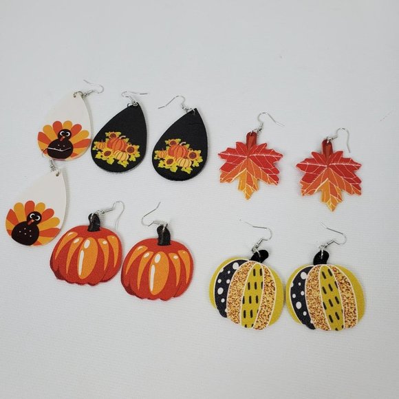Fall Leaf Thanksgiving Lightweight Earrings - Picture 2 of 3